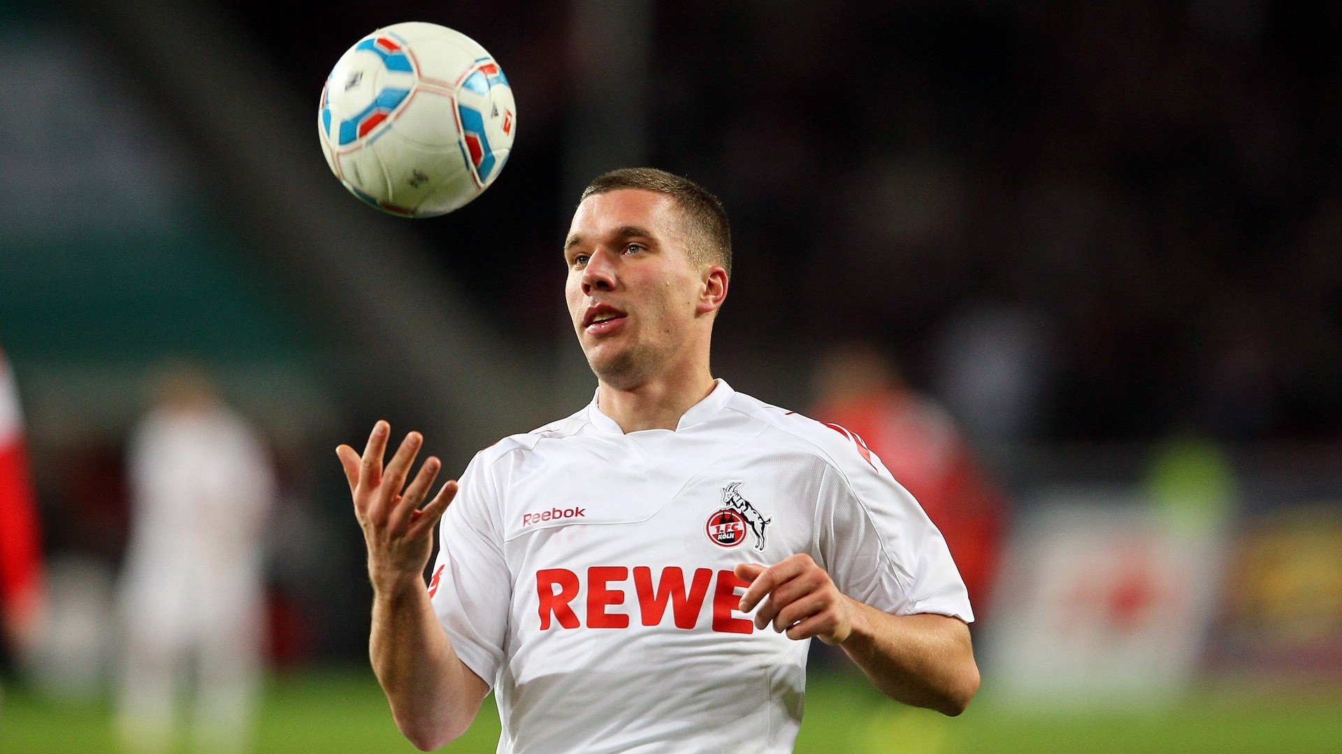 欧冠八强首回合：那不勒斯2比2曼城 前场联动娴熟令英超冠军吃尽苦头